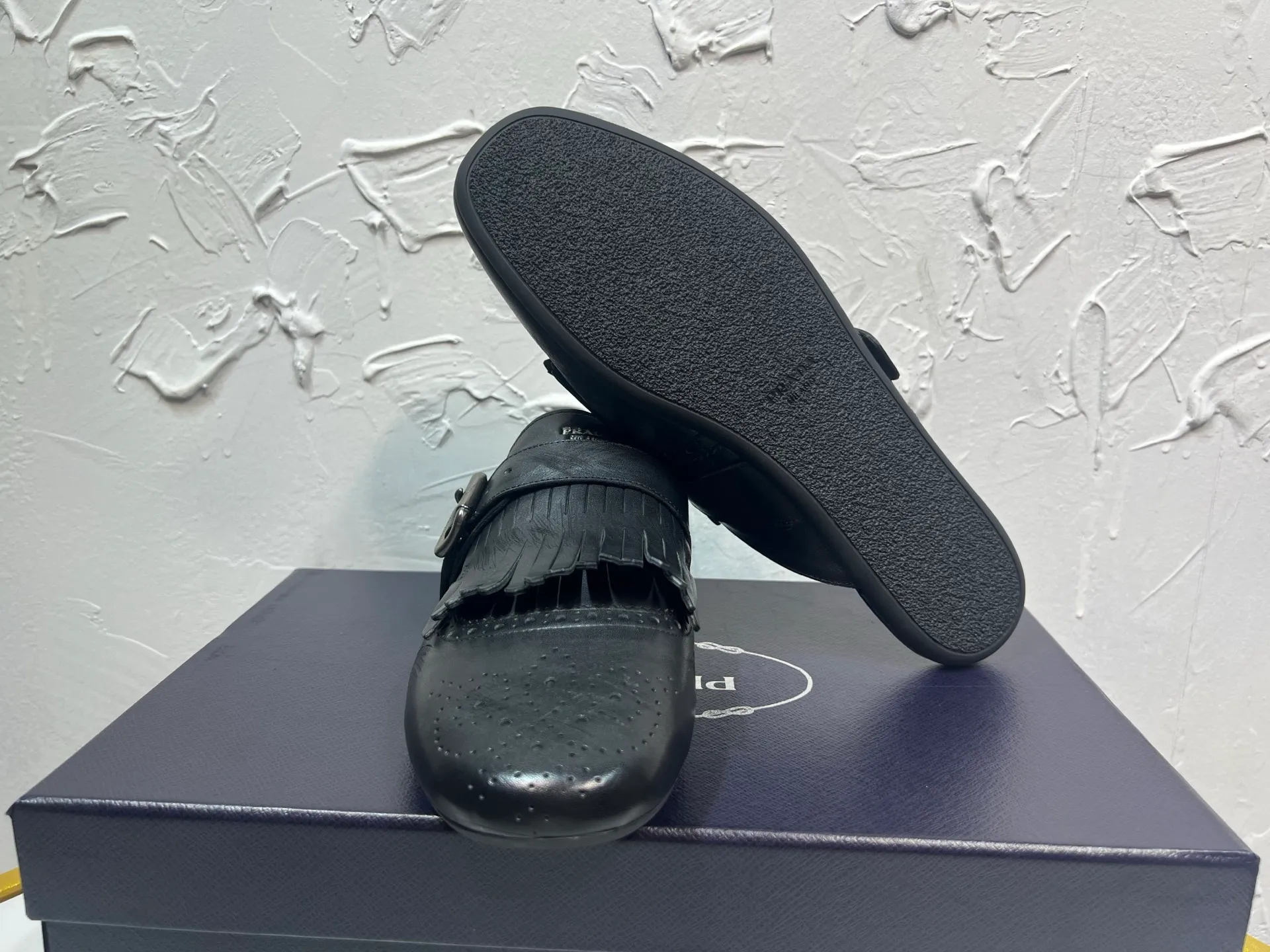 P780 prada derby2025 spring and autumn latest Prada slip-on retro men's Muleto shoes, Shuffle tassel strap Monk shoes, upper cowhide, lining and foot cowhide, rubber sole, black and brown 2-color original packaging Code number: 39-46